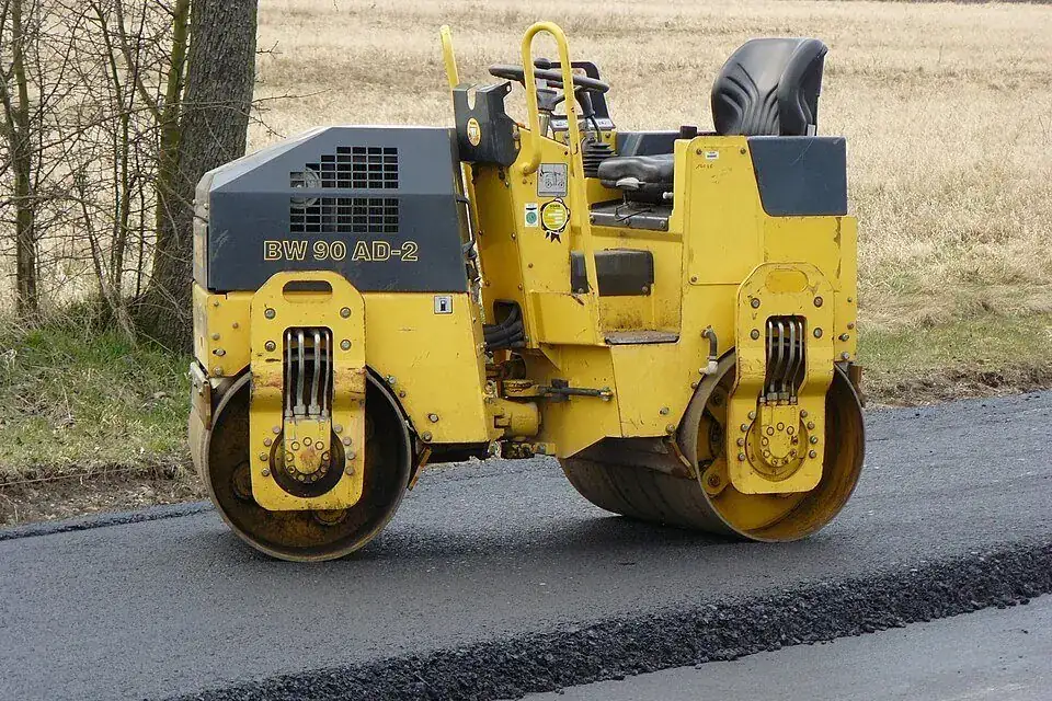 Rolo compactador 4 t para locação
