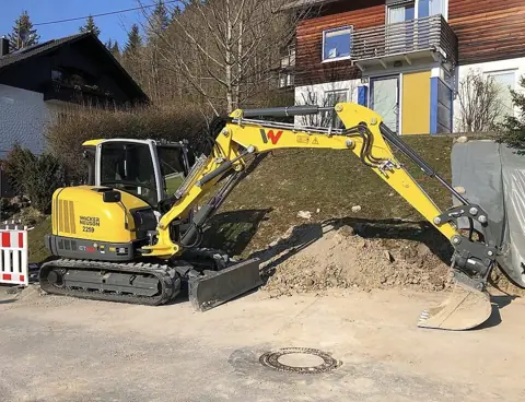 Miniescavadeira 5 a 7 t